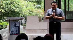 Mantan Kepala BIN Hendro Priyono saat menghadiri peringatan mendiang Bung Hatta ke - 37, Jakarta, Selasa (14/2). Hari ini tepat 37 tahun meninggalnya Bapak Bangsa Mohammad Hatta atau Bung Hatta. (Liputan6.com/Johan Tallo)