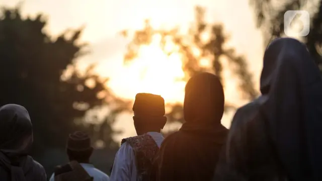 Khusyuk Sholat Idul Fitri di Jatinegara