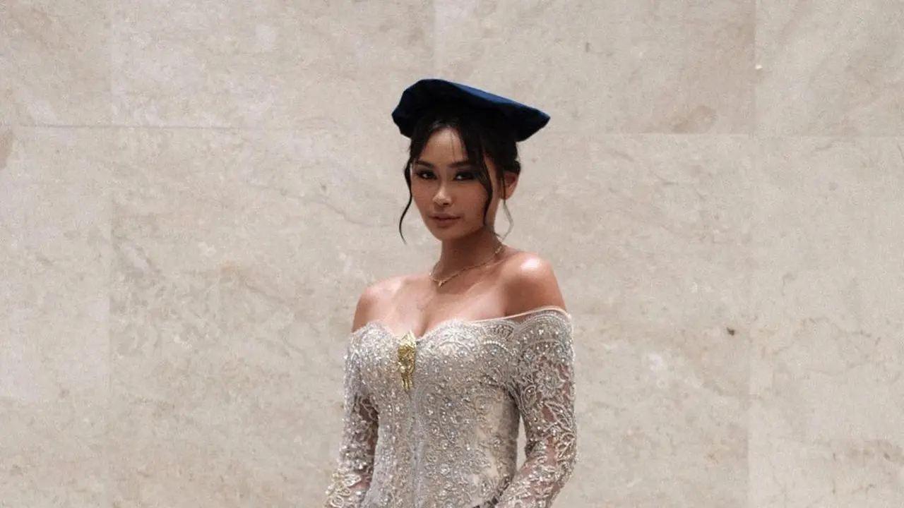 6 Inspirasi Kebaya Public Figure yang Wisuda di Tahun 2023, Rahmania Astrini hingga Enzy Storia