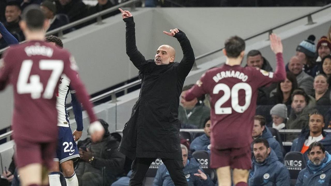 Pelatih Manchester City, Josep Guardiola (c) AP Photo/Frank Augstein