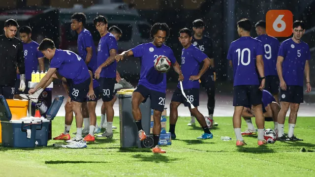 Foto: Filipina Siap Bikin Kejutan untuk Timnas Indonesia di Laga Penentu Piala AFF 2024, Berlatih di Bawah Guyuran Hujan
