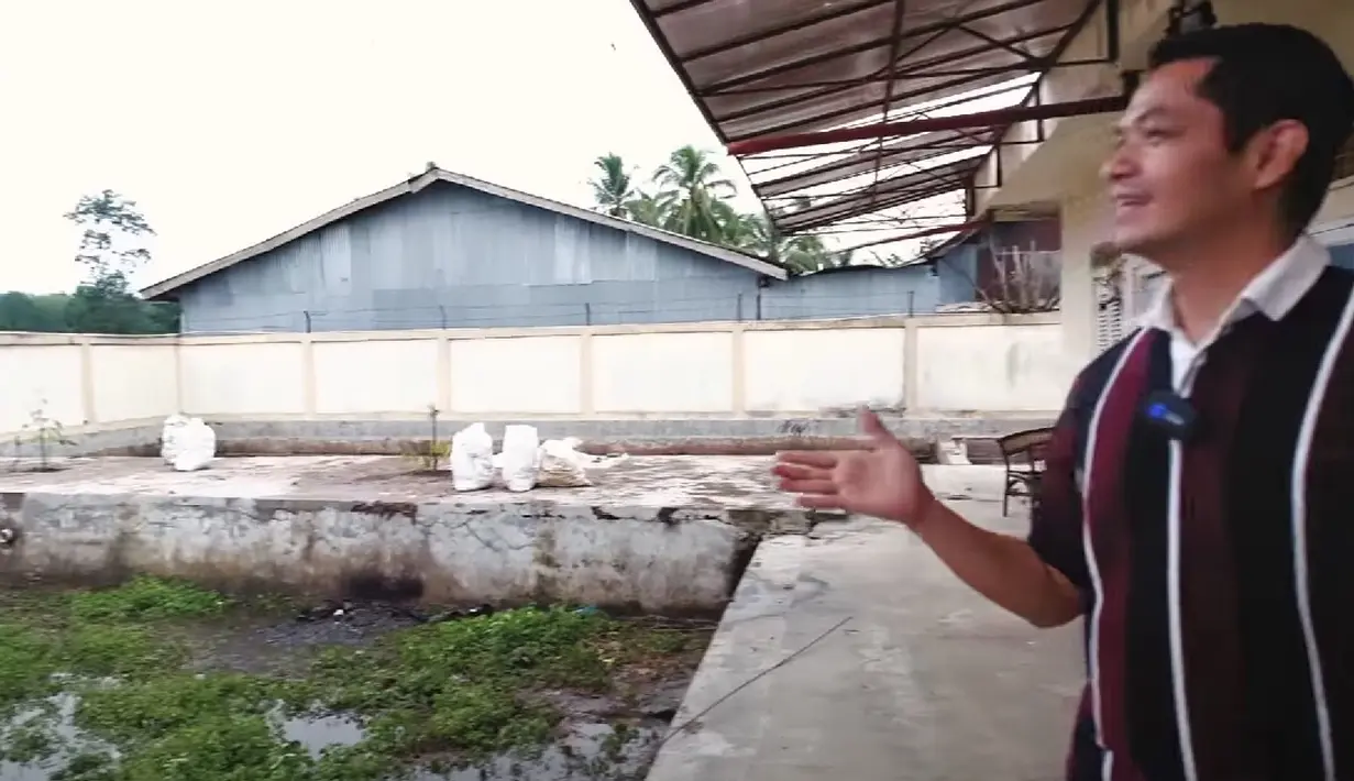 Suasana rumah keluarga besar Dude Harlino di kampung halaman di Lintau, Sumatera Barat. (Foto: YouTube/The Harlinos Story)