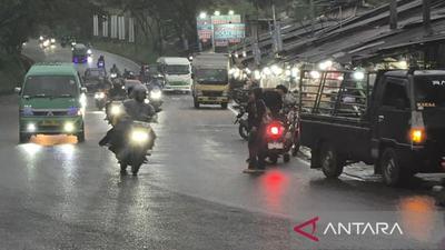 BMKG: Waspada Hujan Petir dan Cuaca Ekstrem di Sebagian Indonesia pada Minggu