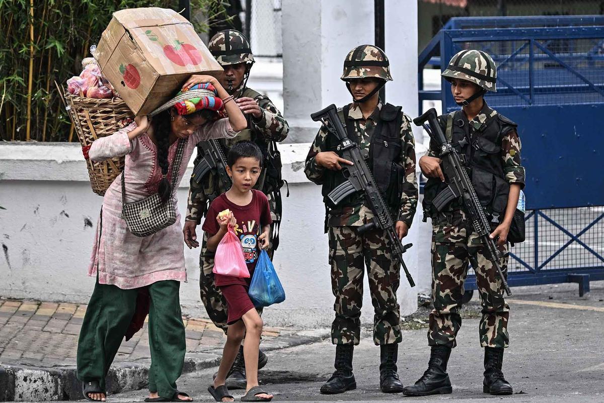 FOTO; Paska Kerusuhan Masif, Militer Nepal Berlakukan Jam Malam Nasional