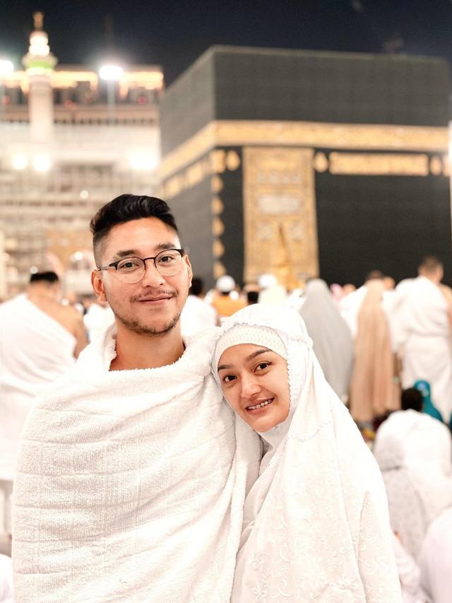 6 Potret Siti Badriah dan Krisjiana Baharudin Setelah Setahun Menikah, Makin Lengket