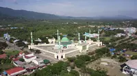 Landspace Kabupaten Morowali, Sulawesi Tengah dengan Masjid Agung Morowali yang menjadi salah satu ikon kabupaten tersebut. (Foto: M.Iqbal).