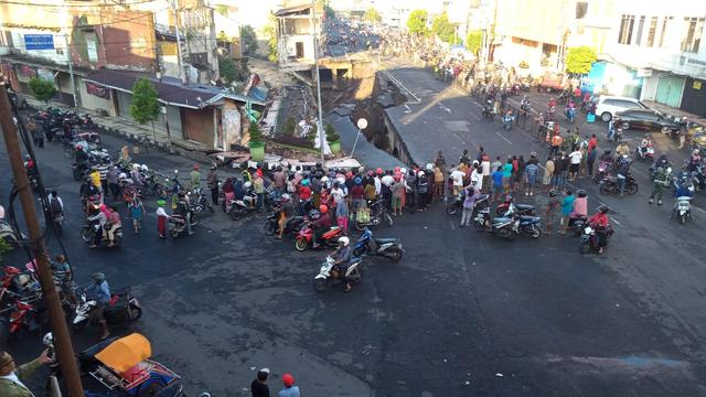 Jalan Sultan Agung Jember Ambles