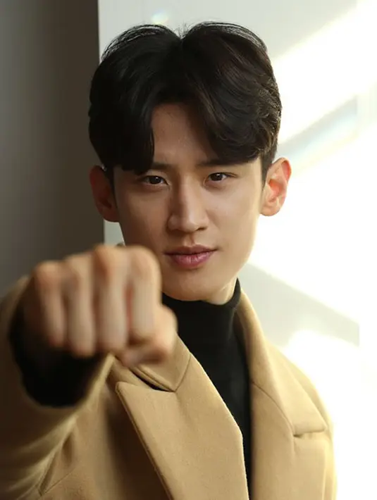 Selain karena kemampuannya, ia juga juga dikenal banyak orang karena visualnya. (Foto: Instagram/lee.dae.hoo.fanpage)