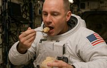 Makanan Apa yang Bisa Dimakan di Luar Angkasa? Yang Jelas, tak Sembarangan