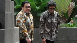 Dirut PT. Samantaka Batubara AM Rudi Herlambang (kanan) tiba memenuhi panggilan penyidik KPK di Jakarta, Selasa (30/4/2019). AM Rudi diperiksa sebagai saksi dalam kasus suap dugaan pembangunan PLTU Riau-1 yang menyeret Direktur Utama nonaktif PT PLN Sofyan Basir. (merdeka.com/Dwi Narwoko)