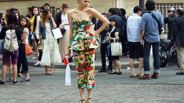 [Bintang] Nggak Ada Matinya, Ini 5 Motif Outfit yang Wajib Kamu Punya