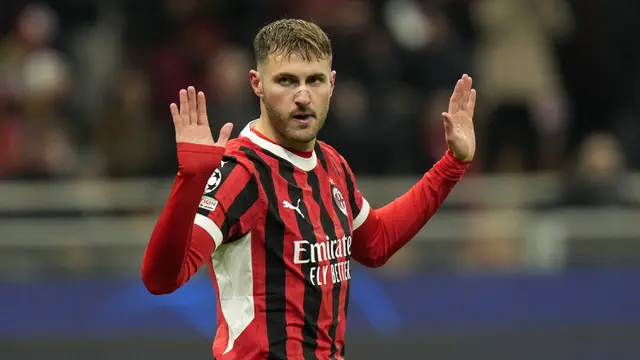 Foto: Momen Santiago Gimenez Tolak Selebrasi setelah Cetak Gol ke Gawang Mantan, AC Milan Malah Tersingkir di Liga Champions