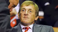 Legenda Liverpool Kenny Dalglish di boks direktur jelang laga lawan Northampton Town di Anfield Satdium, 22 September 2010.  AFP PHOTO / PAUL ELLIS.