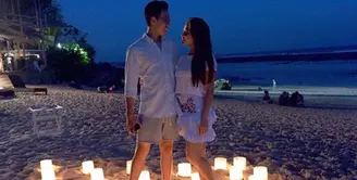 Sebuah kejutan istimewa dari Rabbani Zaki untuk kekasihnya Aurel Hermansyah. Meski telah sehari setelah hari jadinya, hal itu tak membuat Aurel sedih. Kebahagiaan begitu terlihat dari foto yang diunggah. (Instagram/rabbanizaki)