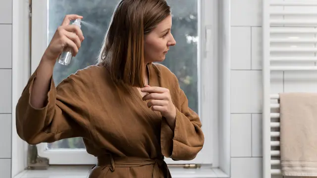 Kenali Fungsi dan Tips Pemakaian Hair Mist untuk Rambut Kering agar Tetap Harum dan Berkilau