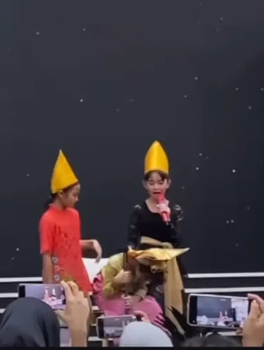 Tapi baru-baru ini, Bilqis tampil bak kembang desa saat ikut sebuah festival Art & Cultural [@ayutingting92]