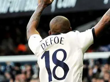 Selebrasi gol striker Tottenham Hotspur Jermain Defoe ke gawang Charlton Athletic di laga putaran ketiga FA Cup di White Hart Lane, 9 Januari 2011. AFP PHOTO / BEN STANSALL