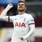 Selebrasi striker Tottenham Hotspur, Timo Werner setelah mencetak gol keempat timnya ke gawang Aston Villa pada laga pekan ke-28 Premier League 2023/2024 di Villa Park, Birmingham, Minggu (10/3/2024). (PA via AP Photo/Nick Potts)