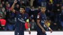 Gaya pemain PSG, Thiago Silva (kiri) merayakan golnya ke gawang FC Metz pada lanjutan Ligue 1 Prancis di Parc des Princes Stadium, Paris (10/3/2018). PSG menang telak 5-0. (AP/Thibault Camus)