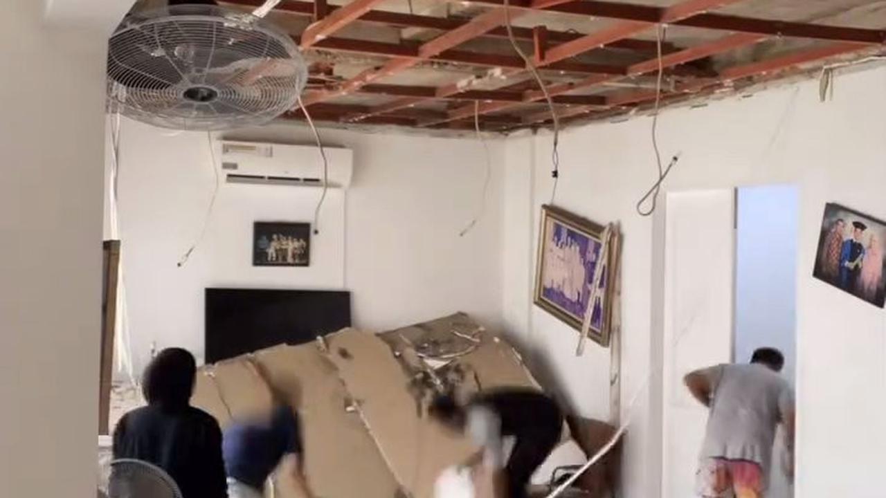 Plafon Rumah Orang Tua Zaskia Adya Mecca Runtuh, Sang Ayah Selamat yang Awalnya Tiduran Langsung Lari