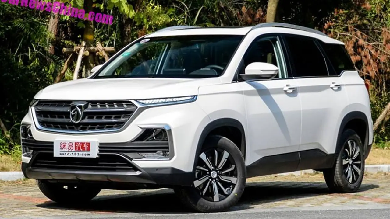 Wuling Luncurkan Pesaing Mitsubishi Xpander, Berapa Harganya?