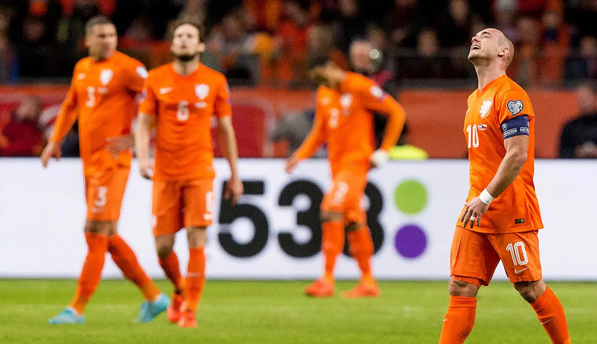 Belanda yang bertabur bintang gagal lolos ke Piala Eropa 2016. Peringkat ketiga Piala Dunia 2014 itu gagal bersaing dengan Ceko, Islandia dan Turki. (EPA/Koen Van Weel)
