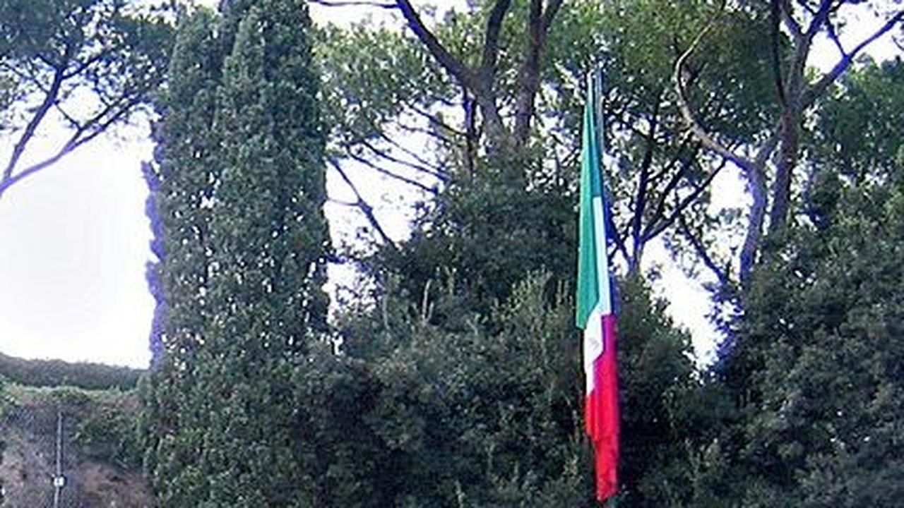 Pembantaian Ardeatine atau Pembantaian Fosse Ardeatine adalah pembunuhan massal terhadap 335 warga sipil dan tahanan politik yang dilakukan di Roma pada tanggal 24 Maret 1944 oleh pasukan pendudukan Jerman selama Perang Dunia Kedua sebagai pembalasan terh