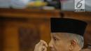 Ketua Dewan Kehormatan Partai Amanat Nasional (PAN), Amien Rais saat menjadi saksi dalam persidangan kasus berita bohong atau hoaks dengan terdakwa Ratna Sarumpaet di Pengadilan Negeri Jakarta Selatan, Kamis (4/4). Sidang kali ini beragendakan pemeriksaan saksi. (Liputan6.com/Faizal Fanani)