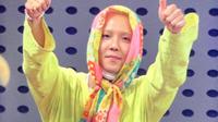 Mino WINNER pakai hijab dari brand Indonesia, Elzatta Hijab. (dok. tangkapan layar TikTok&nbsp;@vinvinetnet/https://www.tiktok.com/@vinvinetnet/video/7119142882304331035)