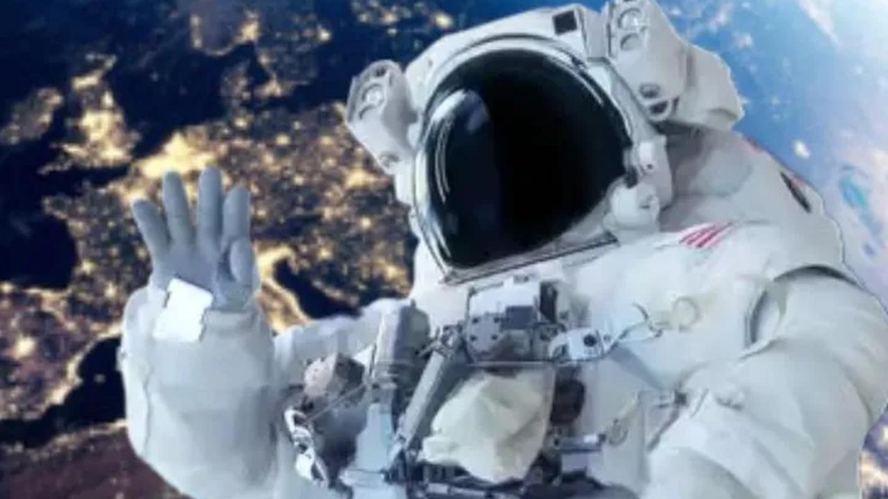 Menurutnya, tata surya memiliki sumber daya yang cukup untuk mendukung peradaban sebesar itu, tapi orang tidak akan menempati planet lain.
