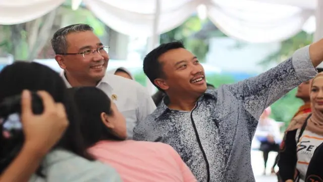 Contoh Caption Bahasa Inggris Beserta Gambarnya, Siswa Kelas 12 Wajib