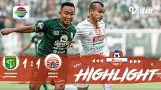 Pertandingan #ShopeeLiga1, antara #PersebayaSurabaya VS #PersijaJakarta yang berlangsung di Stadion Gelora Bung Tomo, Surabaya pad...