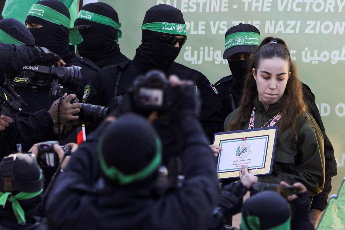 Hamas Bebaskan Tentara Wanita Israel yang Disandera
