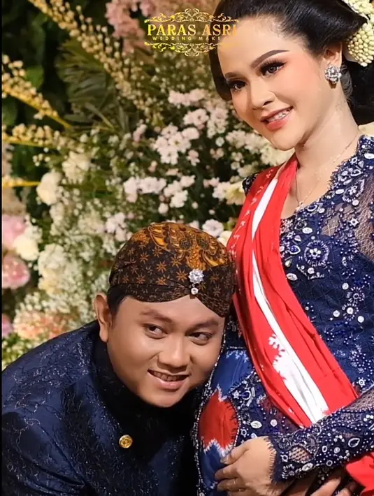 "Cantik semua gk ada yg gagal," tulis sintaputriayuutamii. "Pantes kabeh uayuuu poll mba bella," tulis rrizkanr. "Cantik banget masya Allah.. Smga sht2 slalu bumil," tulis ewinabdullah. [Instagram/asrileksono_parasasriofficial]