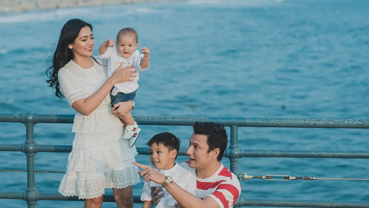 [Fimela] Titi Kamal - Christian Sugiyono
