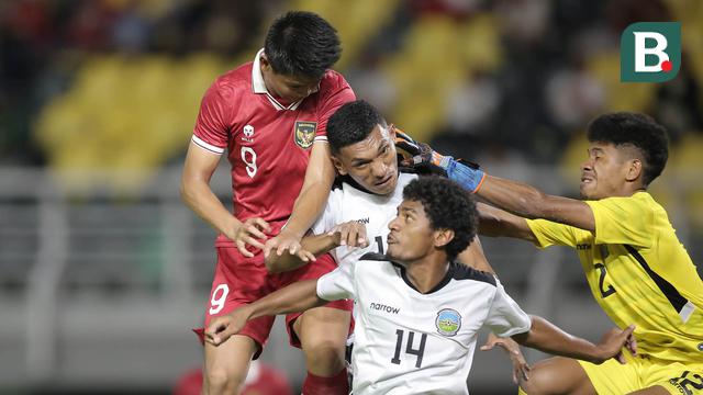 Foto: Tajam di Udara dan Ganas di Darat, Hokky Caraka Jadi Mimpi Buruk Timnas Timor Leste di Laga Pertama Kualifikasi Piala Asia U-20