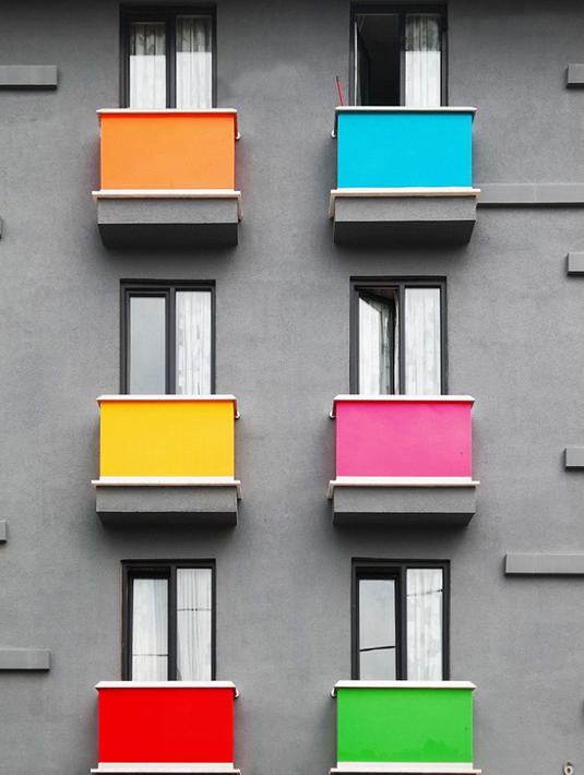 Sebuah hunian di Instabul dengan arsitektur yang unik. Para Fotografer di Turki banyak mengambil gambar - gambar yang unik dari gedung - gedung di Turki dengan arsitektur menarik. (Dailymail.co.uk)