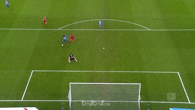 Hertha Berlin mengakhiri rentetan tak pernah menang mereka dengan mengalahkan Bayer Leverkusen 2-0, Sabtu (10/2). Valentino Lazaro...