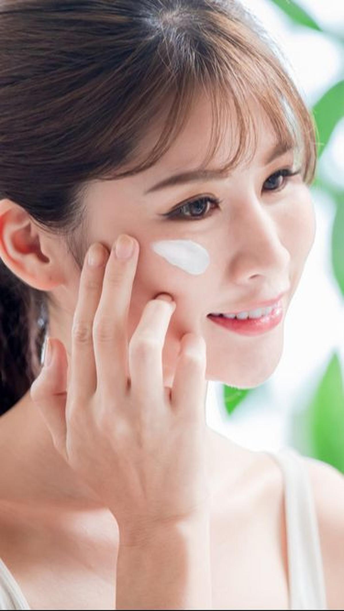 2. Pilih Physical Sunscreen Jika Kulit Kering dan Sensitif<br>