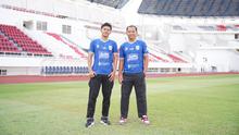 PSIS Semarang resmi memperkenalkan dua rekrutan barunya, Wawan Febrianto dan Ocvian Chaniago, yang sebelumnya memperkuat Persela Lamongan, jelang lanjutan Pegadaian Championship 2025/2026. (Dok. PSIS Semarang)
