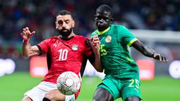 Pertandingan berjalan ketat sejak awal hingga akhir. Senegal tampil lebih dominan dalam penguasaan bola, sementara Mesir mencoba mengandalkan kedisiplinan lini belakang serta serangan balik cepat. (AP Photo/Mohamed Bounaji)