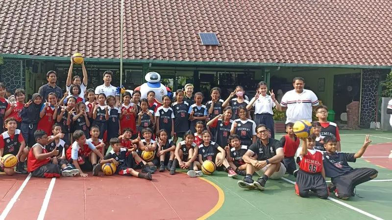 FIBA World Cup 2023 Tinggal Sebulan Lagi, Maskot JIP Sambangi Sekolah-Sekolah di Jakarta
