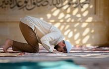 Cara Menjamak Shalat Maghrib dan Isya Lengkap dengan Niatnya