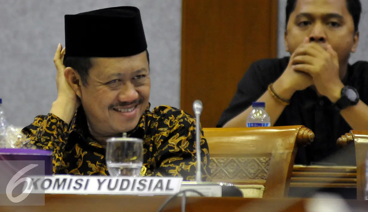 Ketua KY Aidul Fitriciada Azhari saat mengikuti Rakor dengan Baleg DPR di Kompleks Parlemen, Senayan, Jakarta, Selasa (24/5). Setelah masa jabatan hakim selama 5 tahun berlalu maka harus mengikuti evaluasi yang diadakan oleh KY. (Liputan6.com/Johan Tallo)