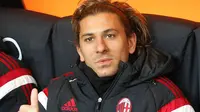 Striker Alessio Cerci baru saja diperkenalkan oleh AC Milan