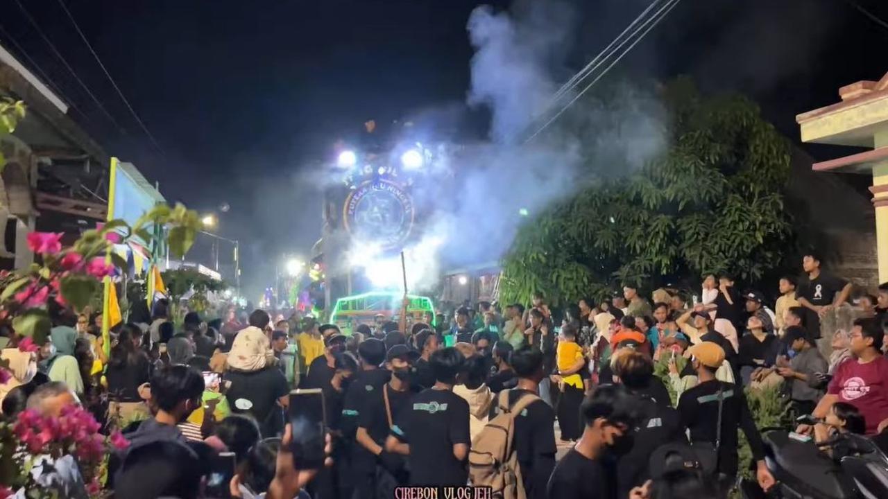 Diramaikan Pawai Lampion dan Obor
