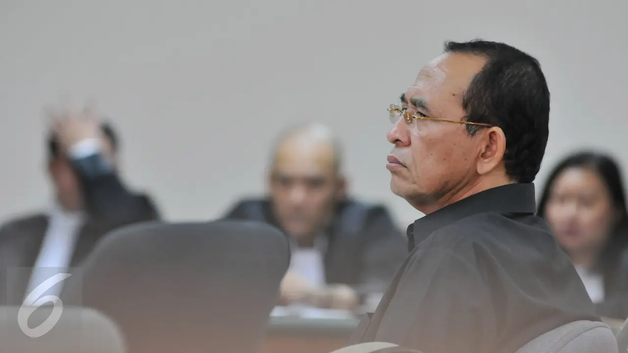 20150914-Wajah Melas Suryadharma Ali Saat Ditolak Jaksa KPK-Jakarta