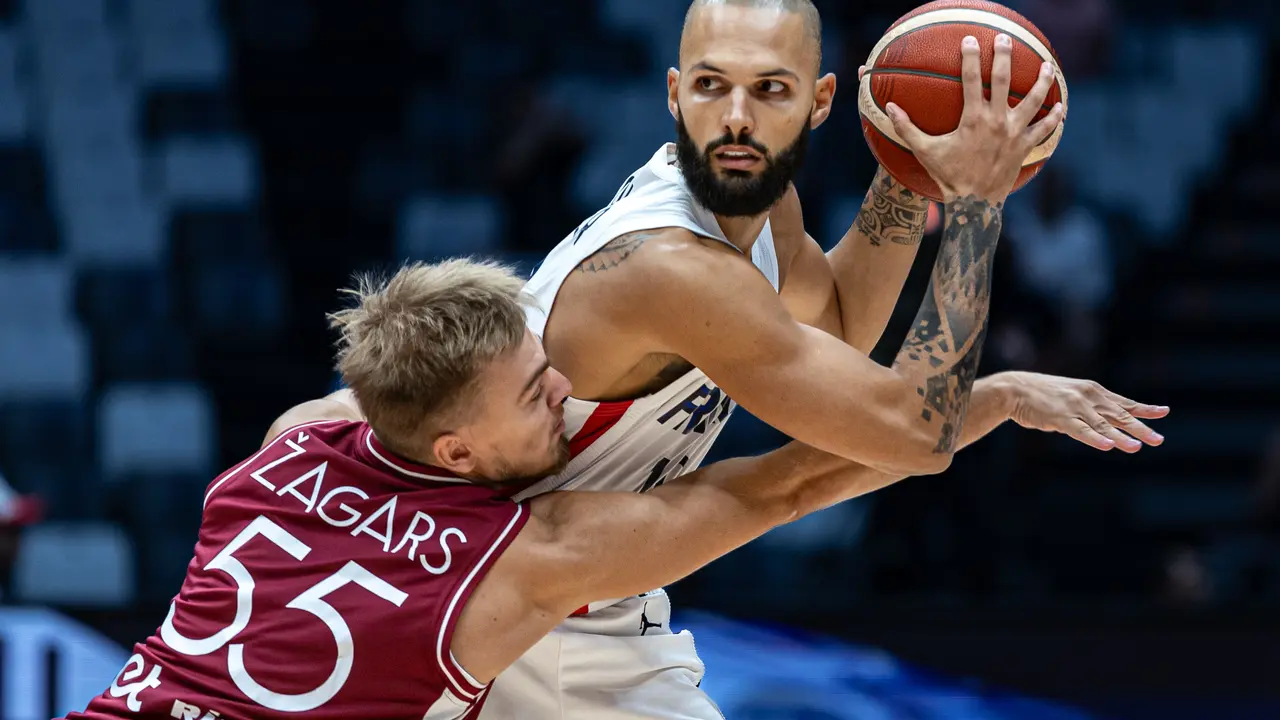 Duel sengit Prancis melawan Latvia di FIBA World Cup 2023