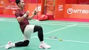 Pebulu tangkis ganda putra Indonesia Leo R. Carnando merayakan kemenangan setelah mengalahkan ganda China Liu Yi dan He Ji Ting dalam final bulu tangkis beregu putra pada Asian Games di Ichinomiya City, Jepang, Kamis (24/9/2026). (AP Photo/Aaron Favila)
