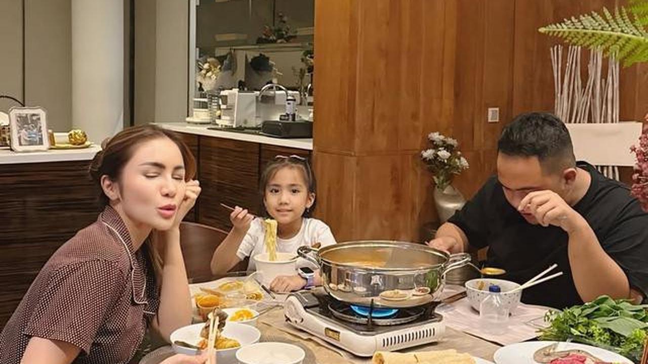 5 Potret Ruang Makan Rumah Momo Geisha yang Elegan, Rayakan Anniversary ke-9